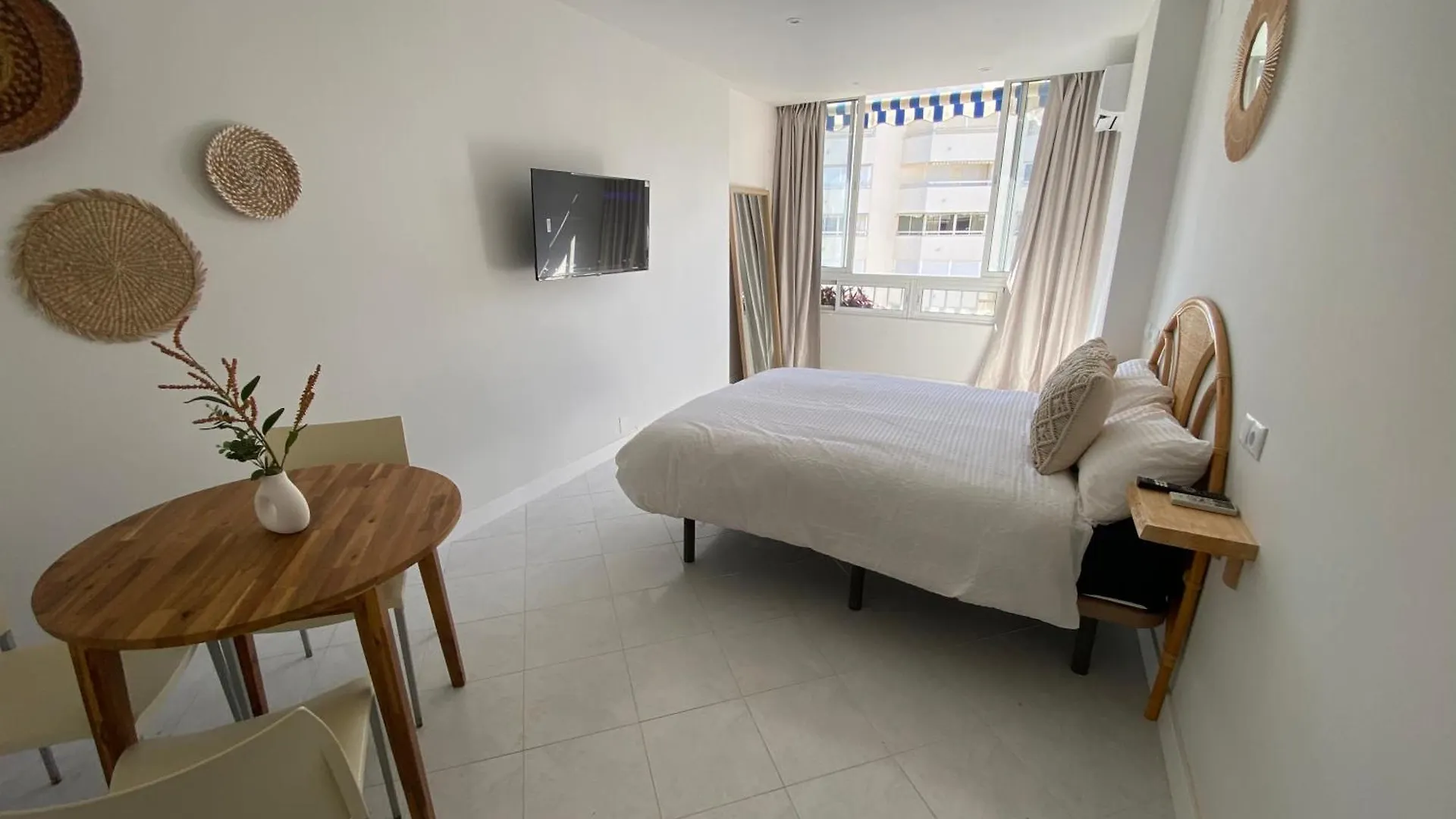 Great Studio Near The Sea Marbella Spain